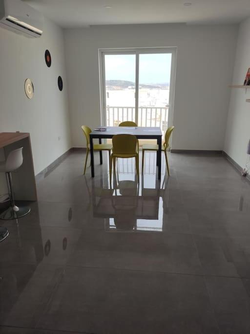 Sorriso Flat N.9 - Entire Unit Leilighet San Pawl il-Baħar Eksteriør bilde